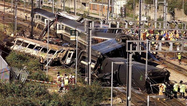 5 октября 1999. Столкновение двух поездов в Ледброк Грув, возле лондонского вокзала Пэддингтон