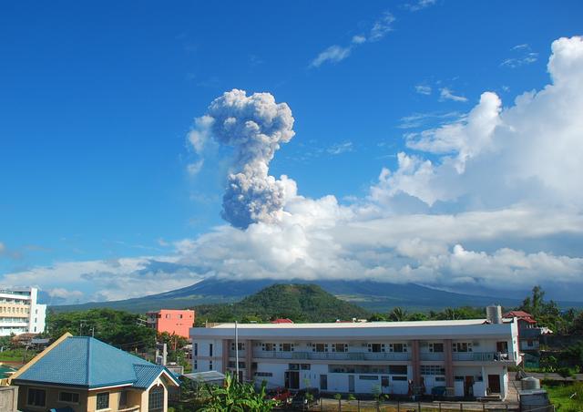 вулкан Майон