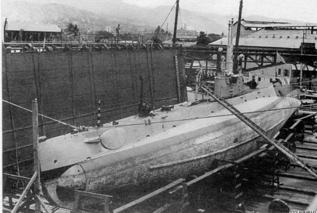 Субмарина K-8